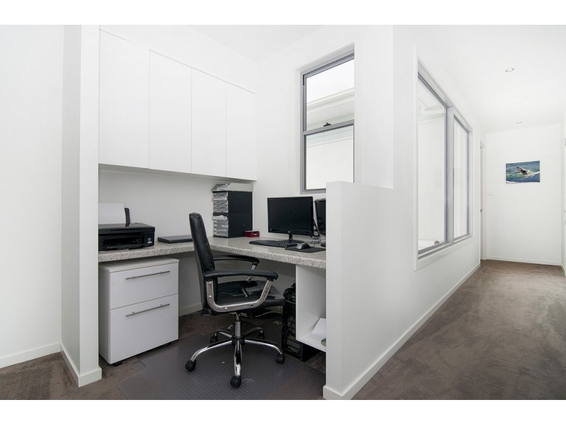 35 Harbourvue Court, Helensvale QLD 4212