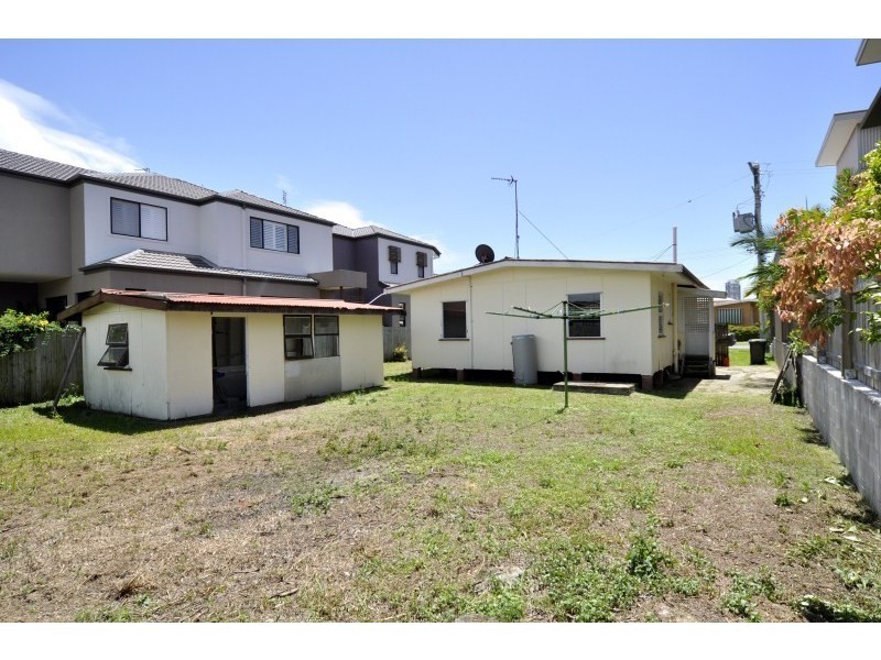 34 Parr Street, Biggera Waters QLD 4216