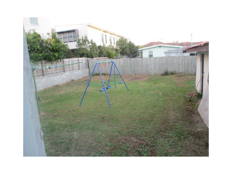 34 Parr Street, Biggera Waters QLD 4216