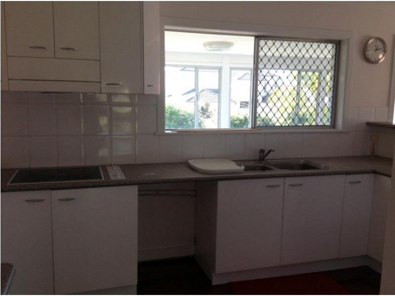 71 Shaw Street, Southport QLD 4215