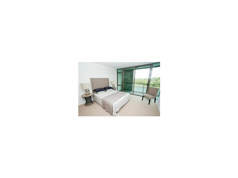 1 Ephraim Island, Paradise Point QLD 4216