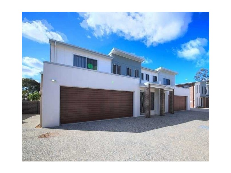 2/126 Central Street, Labrador QLD 4215