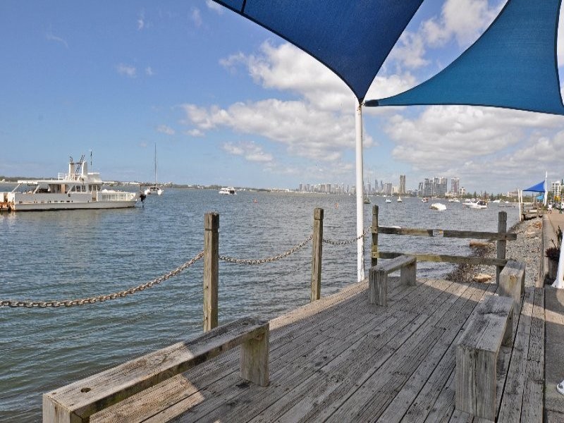 11/6 Broad Street, Labrador QLD 4215