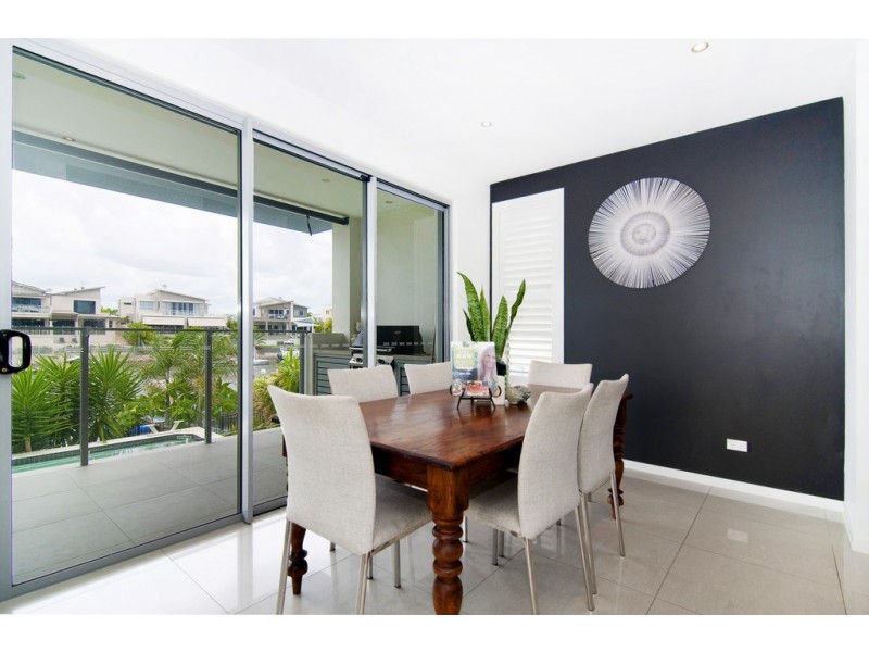 35 Harbourvue Court, Helensvale QLD 4212