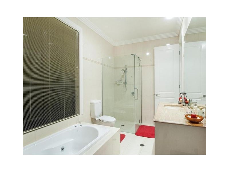 47 King Charles Drive, Paradise Point QLD 4216