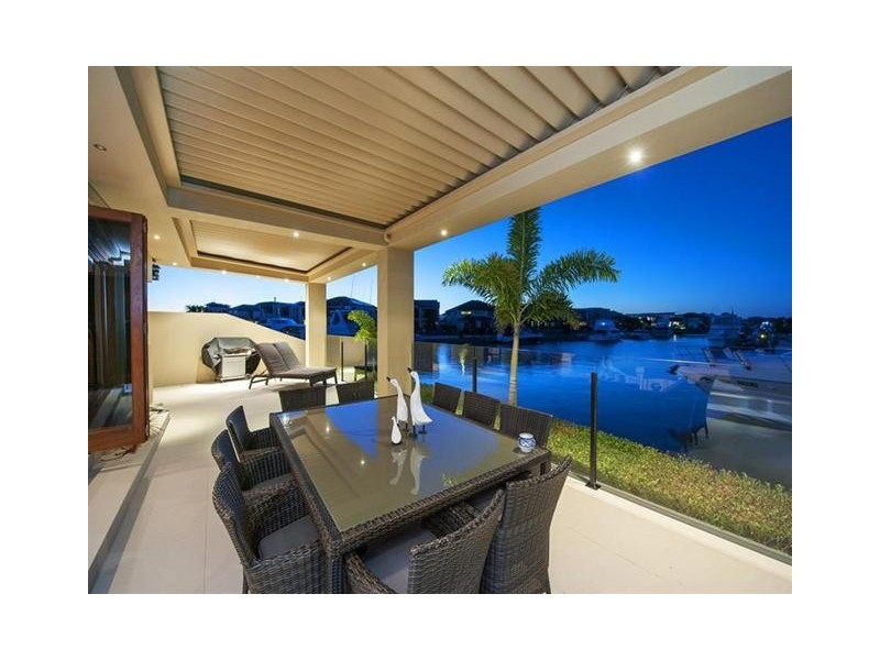 47 King Charles Drive, Paradise Point QLD 4216