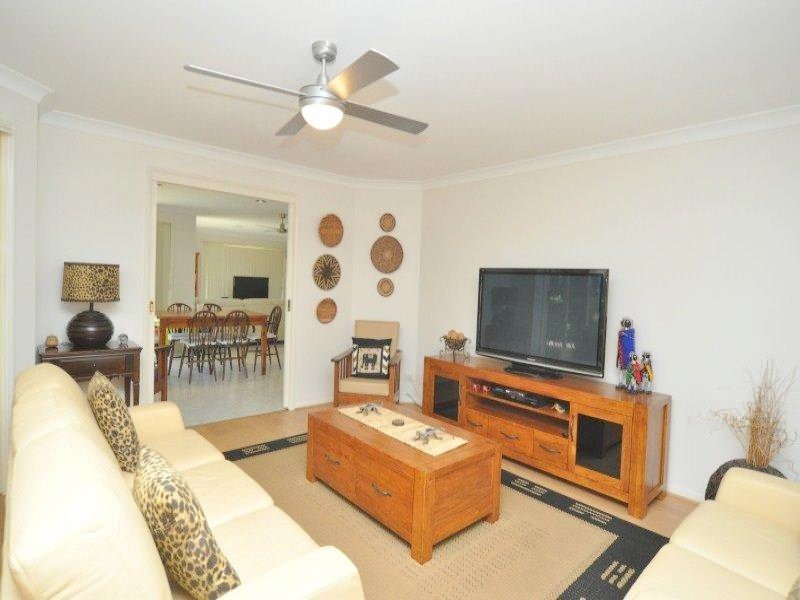 17 Cootharaba Drive, Helensvale QLD 4212
