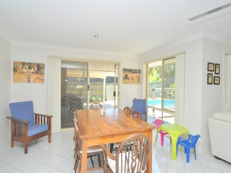 17 Cootharaba Drive, Helensvale QLD 4212
