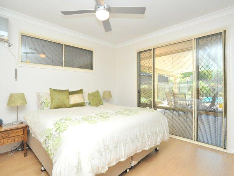 17 Cootharaba Drive, Helensvale QLD 4212