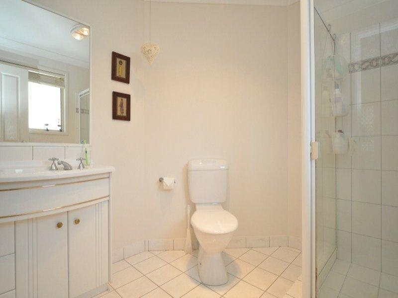 17 Cootharaba Drive, Helensvale QLD 4212