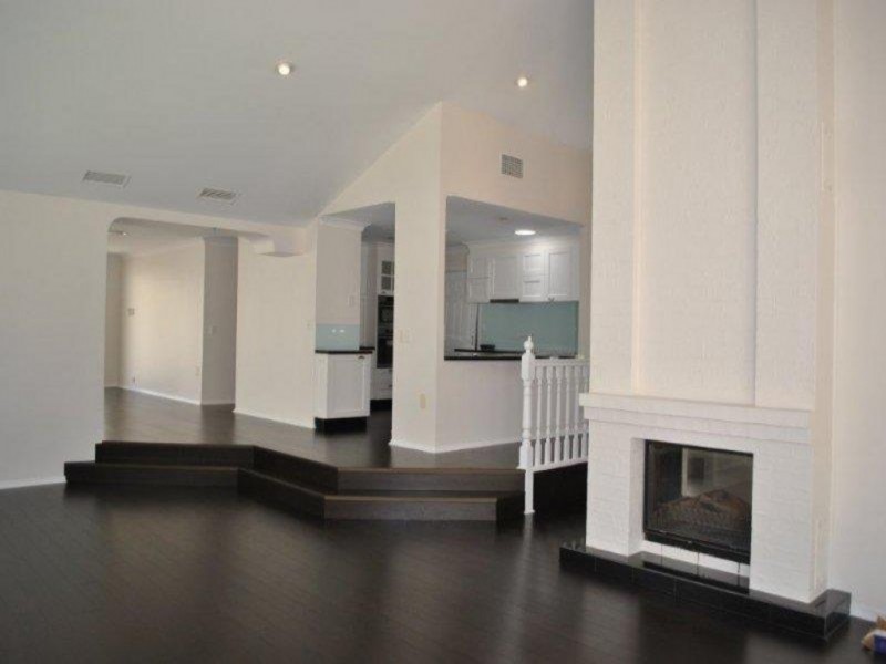 7306 BAYSIDE CLOSE, Sanctuary Cove QLD 4212