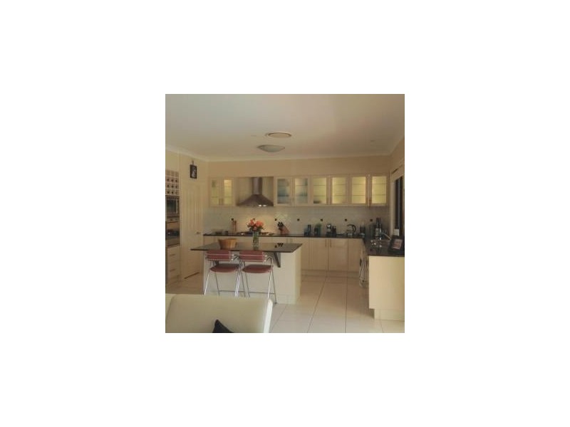 37 Leeanne Crescent, Helensvale QLD 4212