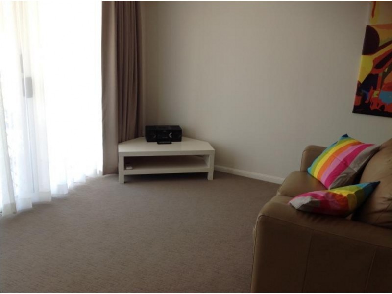 7/7 WHITING STREET, Labrador QLD 4215