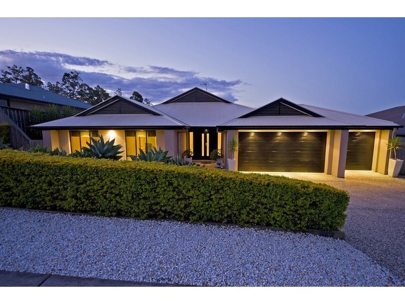 12 Hillary Circuit, Pacific Pines QLD 4211