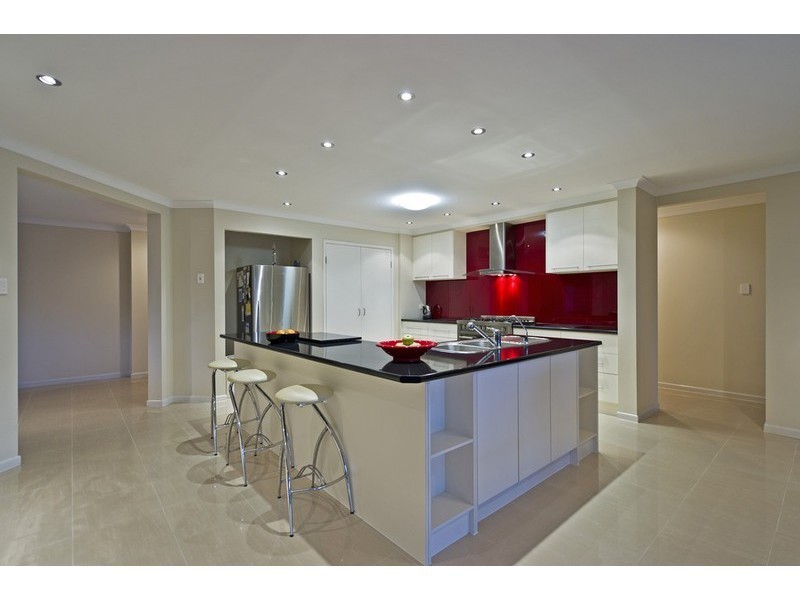 12 Hillary Circuit, Pacific Pines QLD 4211