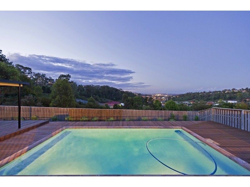 12 Hillary Circuit, Pacific Pines QLD 4211