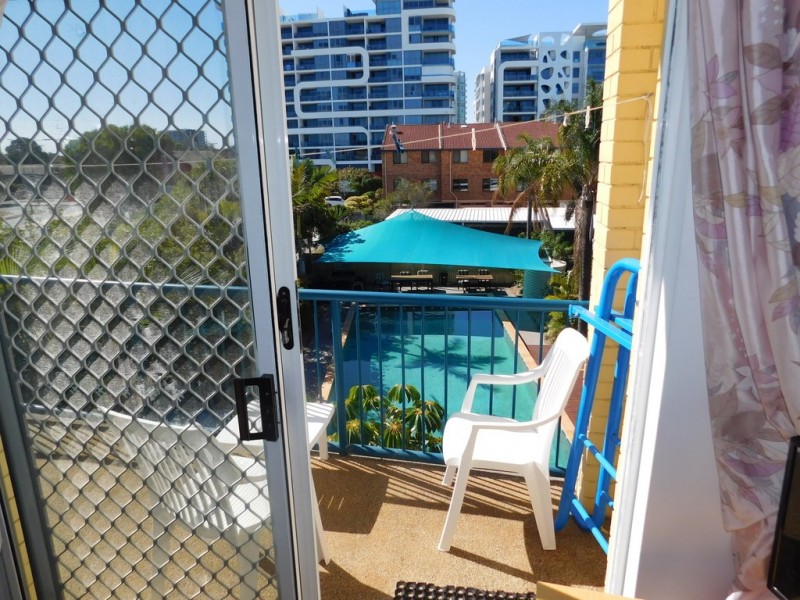 26/125 Frank Street, Labrador QLD 4215