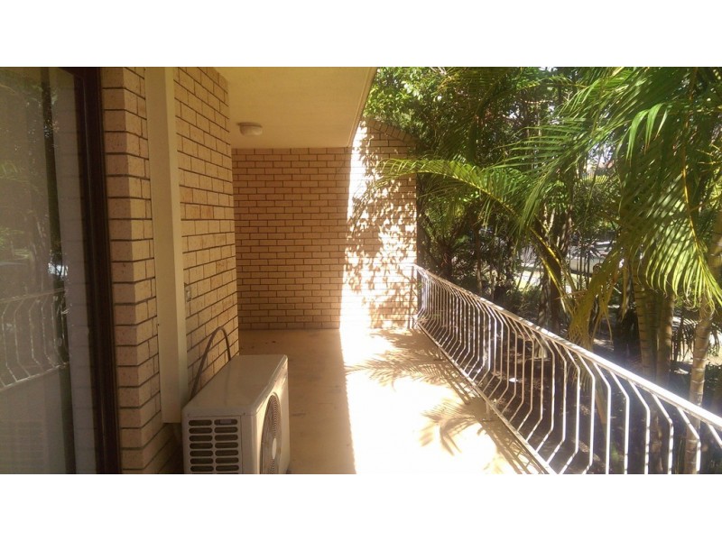 2/20 Whiting Street, Labrador QLD 4215