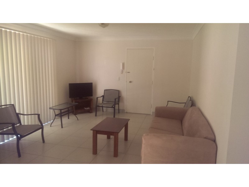 2/20 Whiting Street, Labrador QLD 4215