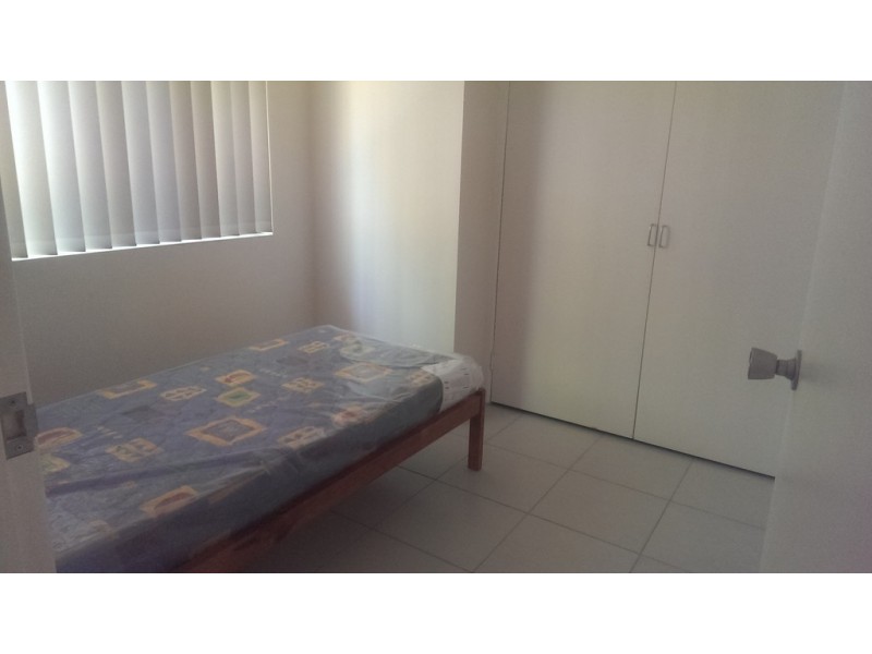 2/20 Whiting Street, Labrador QLD 4215