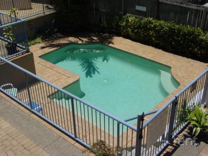 2/103-105 Frank Street, Labrador QLD 4215