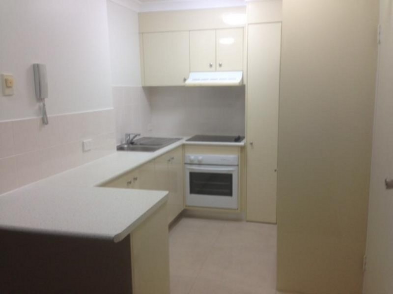 2/103-105 Frank Street, Labrador QLD 4215