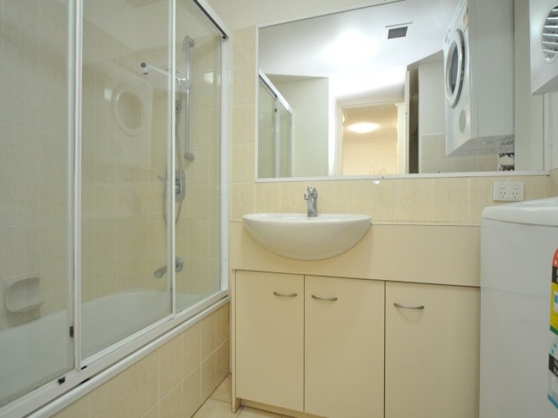 43/37 Bayview Street, Runaway Bay QLD 4216