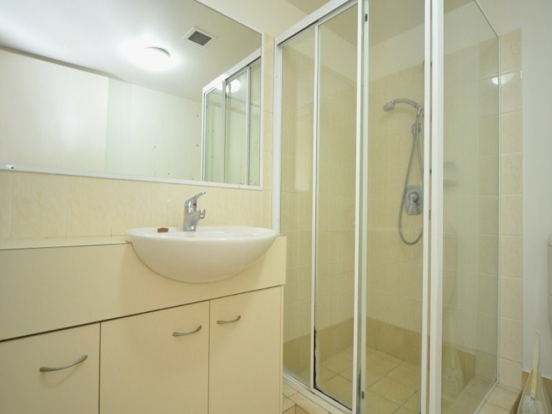 43/37 Bayview Street, Runaway Bay QLD 4216
