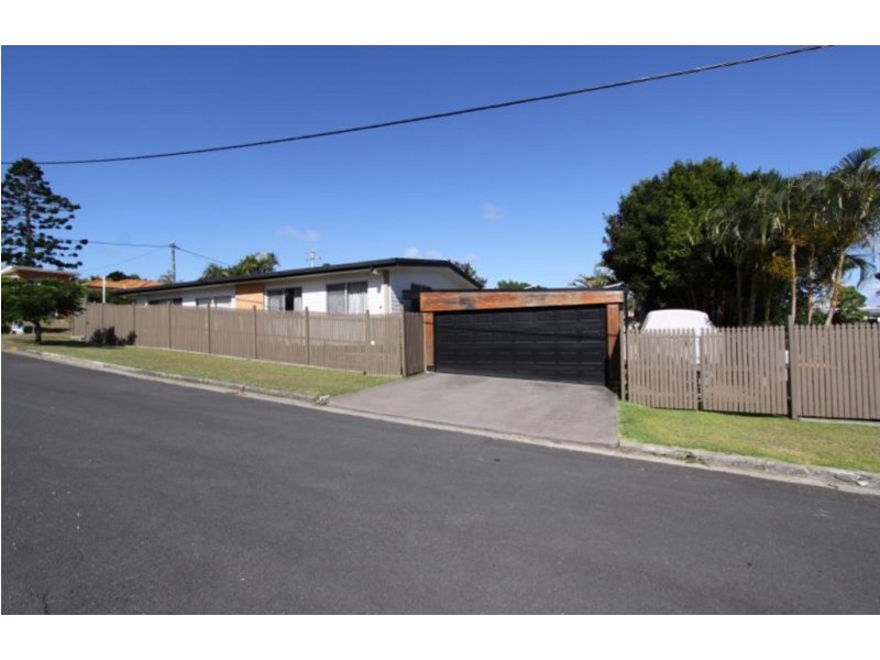 1 THE GLEN, Southport QLD 4215