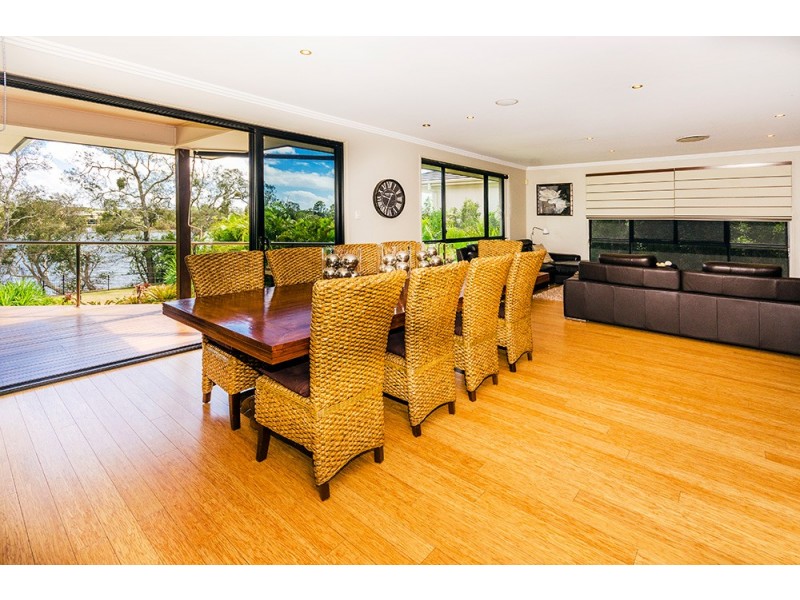 39 North Bank Court, Helensvale QLD 4212