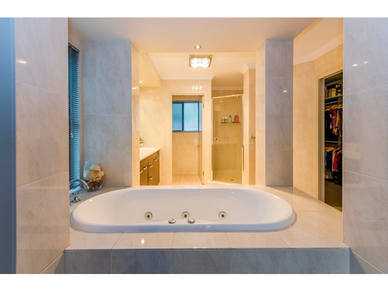 39 North Bank Court, Helensvale QLD 4212