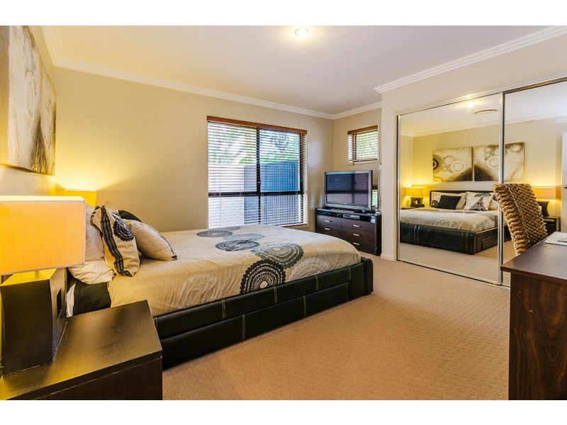 39 North Bank Court, Helensvale QLD 4212