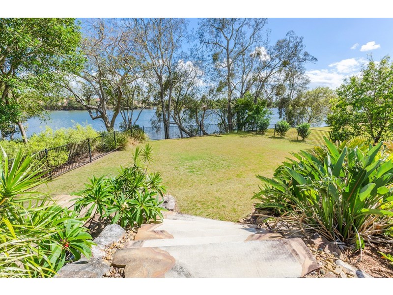 39 North Bank Court, Helensvale QLD 4212