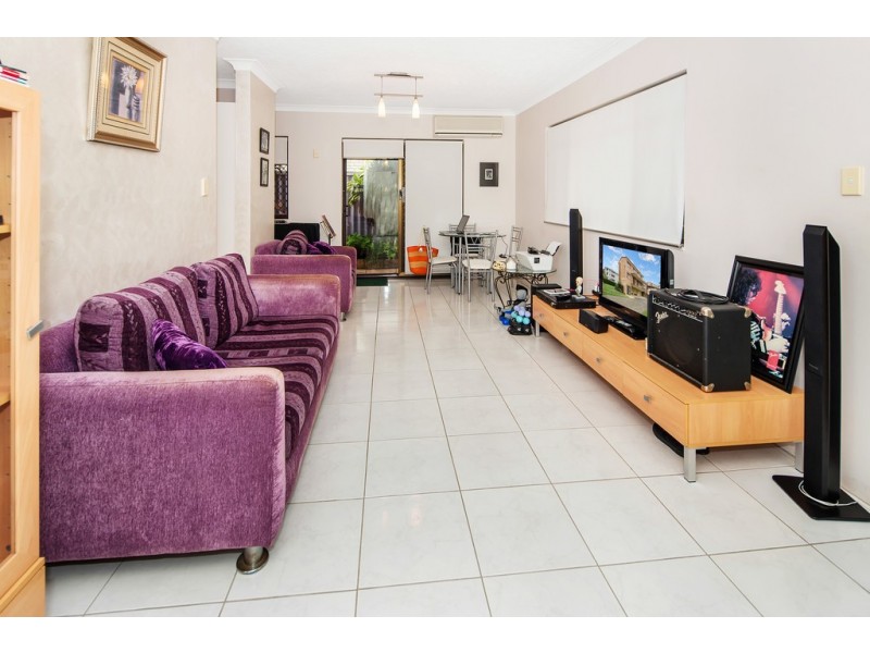 1/13 Clark Street, Biggera Waters QLD 4216