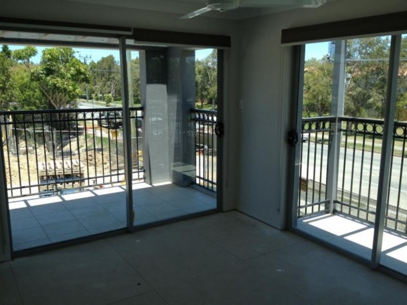 24/177 Central Street, Labrador QLD 4215