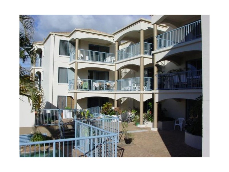 2/103 Frank Street, Labrador QLD 4215