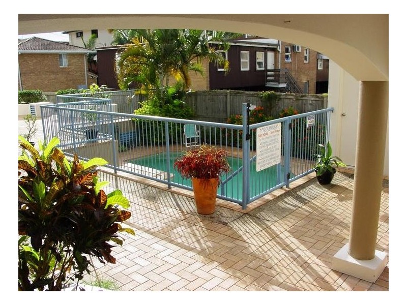 2/103 Frank Street, Labrador QLD 4215