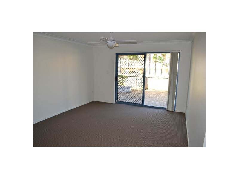 2/103 Frank Street, Labrador QLD 4215