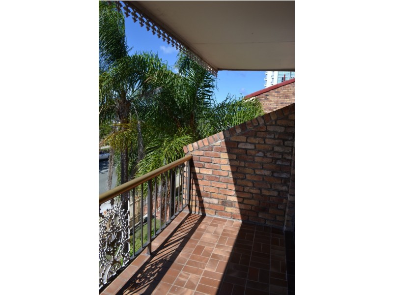 11/6 Broad Street, Labrador QLD 4215