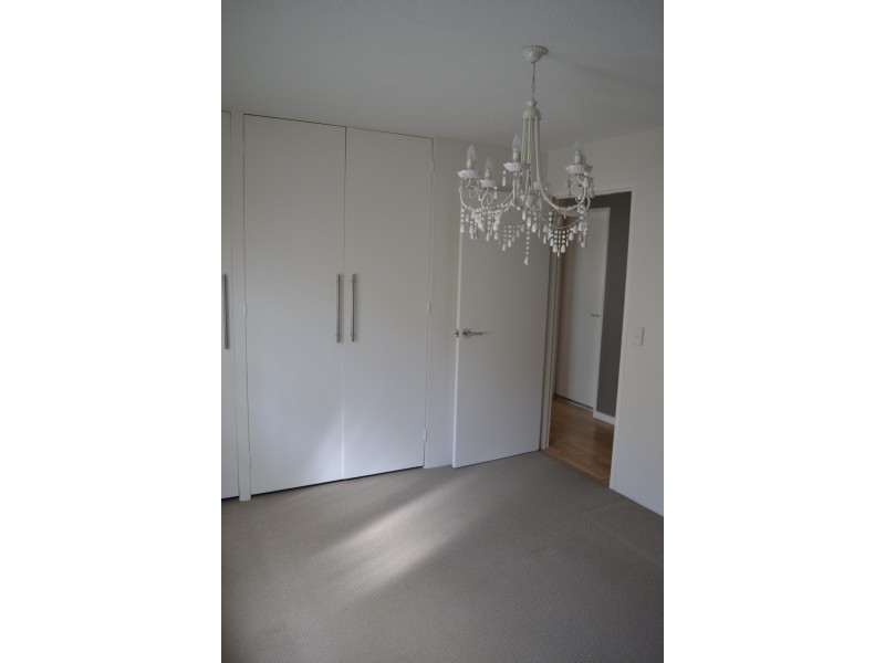 1/164 Frank Street, Labrador QLD 4215