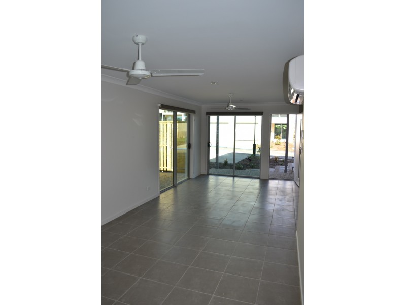 28/177 Central Street, Labrador QLD 4215