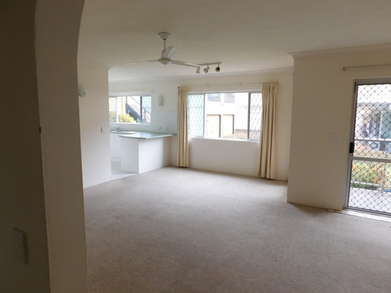 2/542 Marine Parade, Biggera Waters QLD 4216