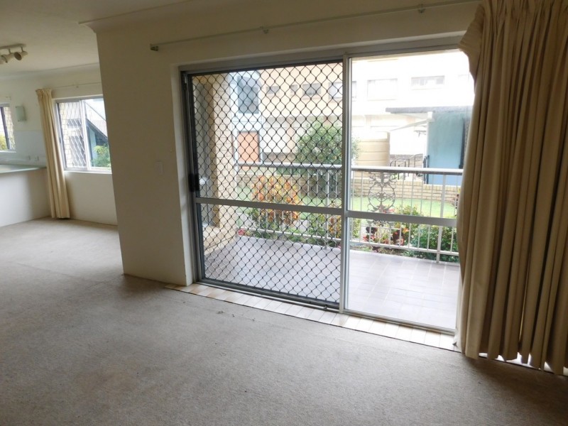 2/542 Marine Parade, Biggera Waters QLD 4216