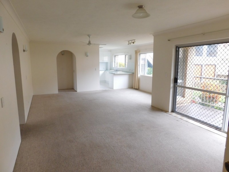 2/542 Marine Parade, Biggera Waters QLD 4216