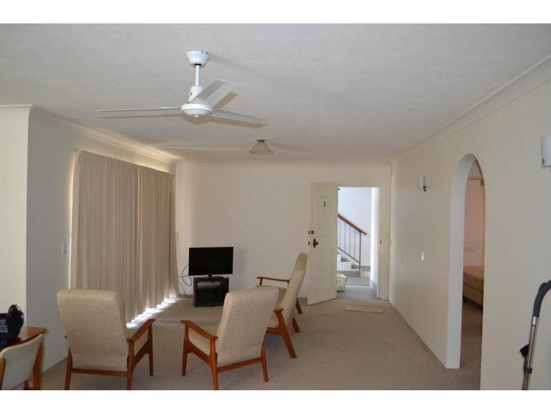 2/542 Marine Parade, Biggera Waters QLD 4216