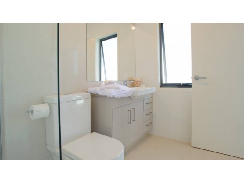 Hope Island QLD 4212