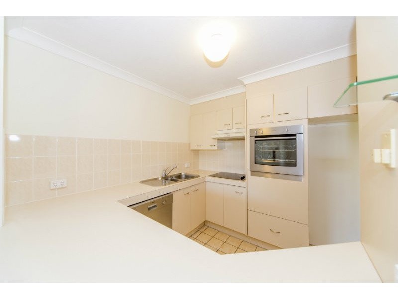 21/37 Bayview Street, Runaway Bay QLD 4216