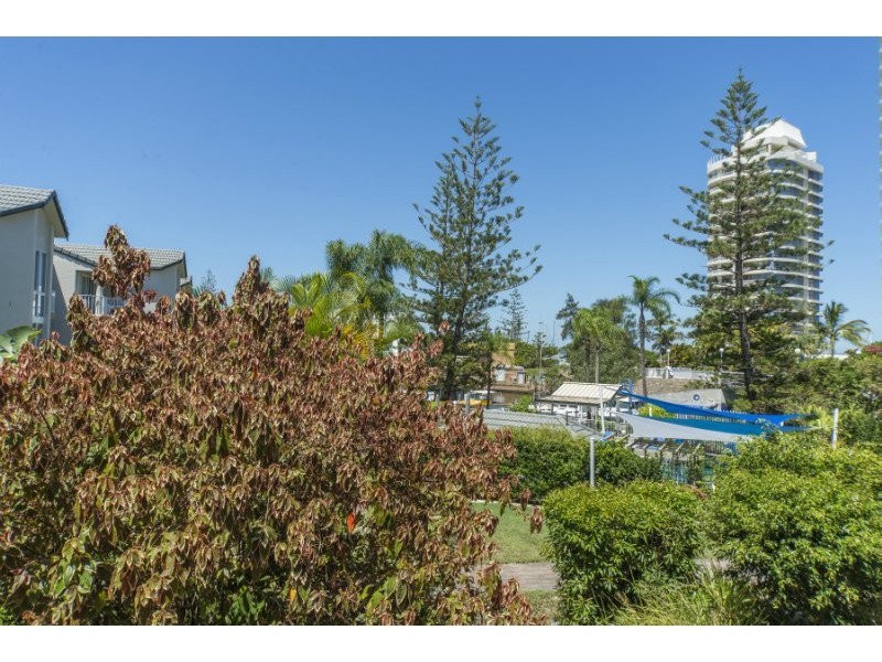 21/37 Bayview Street, Runaway Bay QLD 4216