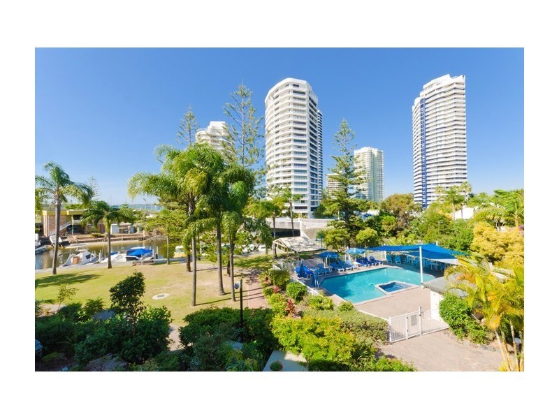 21/37 Bayview Street, Runaway Bay QLD 4216