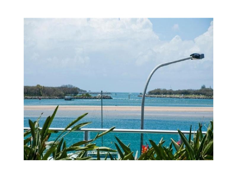 706/300 Marine Parade, Labrador QLD 4215